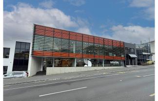 CONTEMPORARY FITTED-OUT OFFICE
