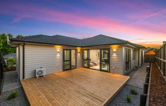 73 Rongoa Maori Way, Pukekohe