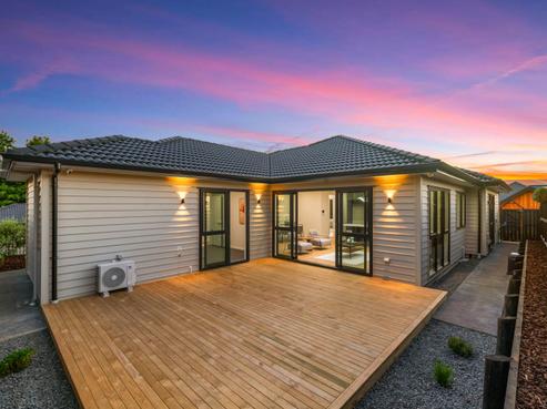 73 Rongoa Maori Way, Pukekohe
