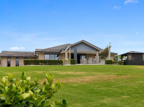 7 Pebble Brook Road, Waitoki