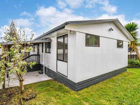 2/10 Nearco Street, Randwick Park