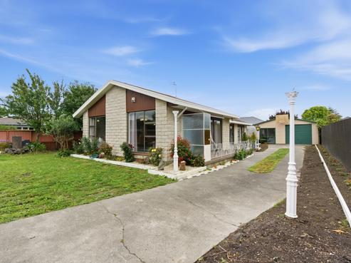 219 Main North Road, Redwood