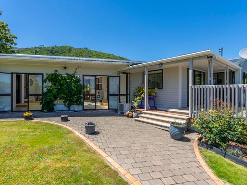 10 Winara Avenue, Waikanae