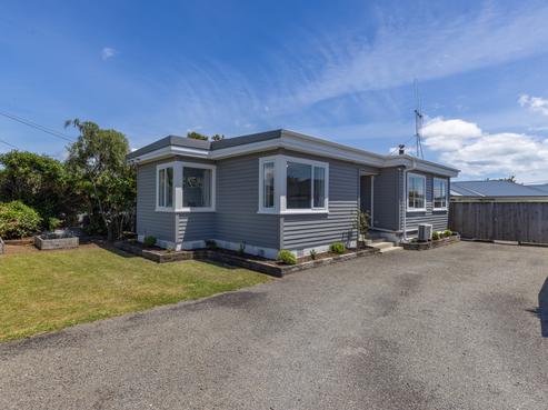 93 Bartholomew Road, Levin