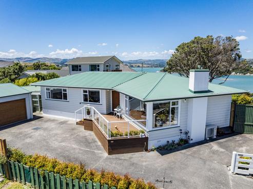 16 Mana View Road, Mana