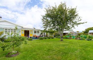 37 Kiharoa Street, Otaki Beach