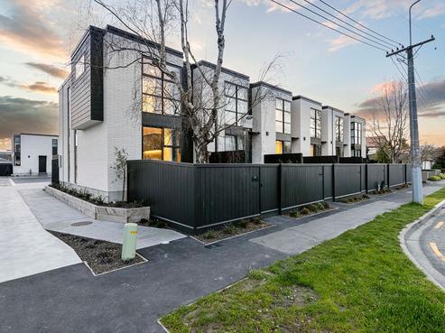 8/25 Matai Street West, Riccarton