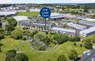 SUPERBLY CONSTRUCTED LIVE AND WORK – 130M²
