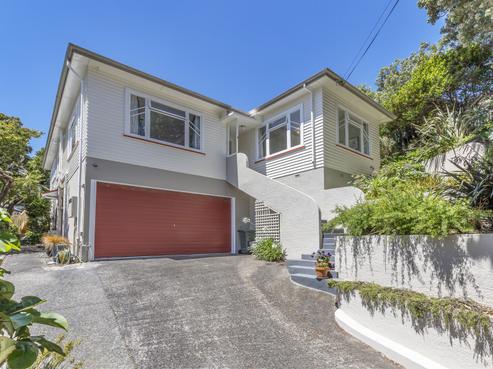 9 Kellsmere Crescent, Island Bay