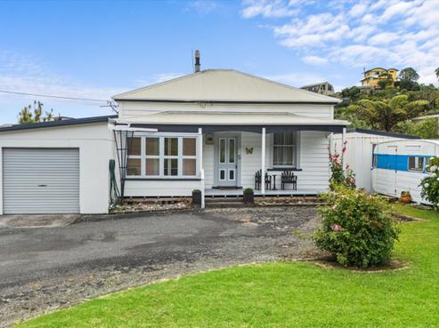 10 North Street, Mokau