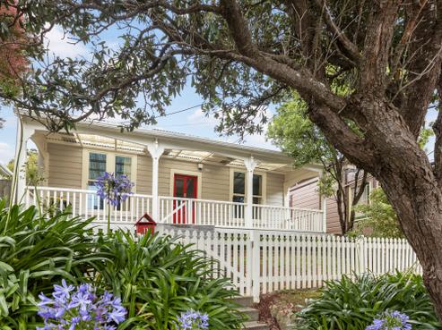 11 Danube Street, Island Bay