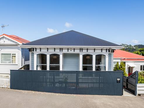 32 Hiropi Street, Newtown