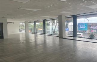Newton Rd showroom - serious visibility!