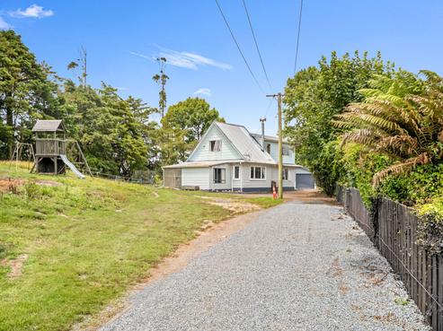 32 Matai Street, Mamaku