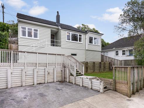 15 Aplin Terrace, Ngaio