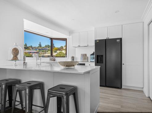 2 Hart Place, Alexandra
