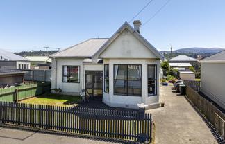 30 Young Street, Saint Kilda