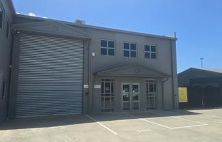 Convenient Industrial Warehouse Unit