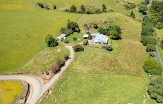 826 Mokau Road, Urenui