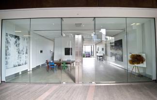 Contemporary Ironbank Showroom/Office| 104 m2