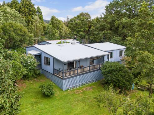 2 Poland Street, Waikino