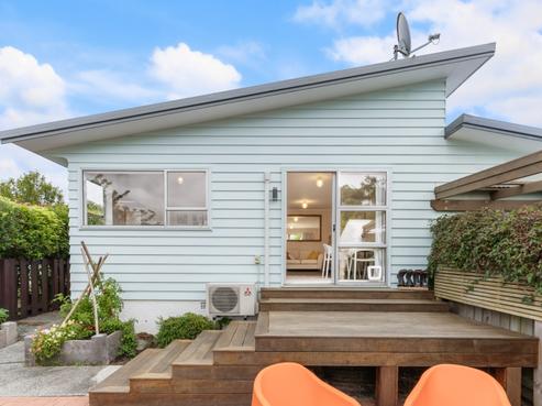 6B Ely Grove, Wainuiomata