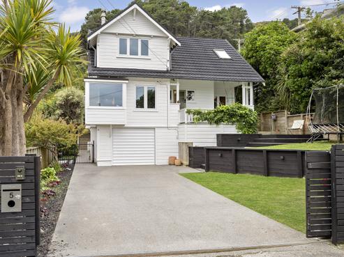 5 Manuka Terrace, Eastbourne