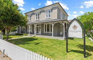 Stunning Character Office / Hagley Park Outlook