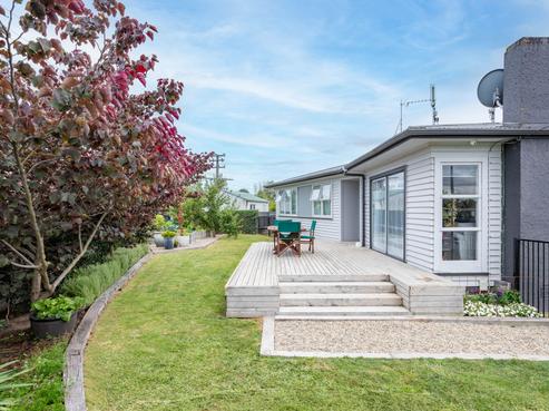 1B Tomin Road, Glenview