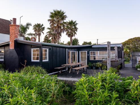 289 Clifton Road, Te Awanga