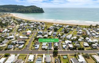 215A Ocean Road, Whangamata
