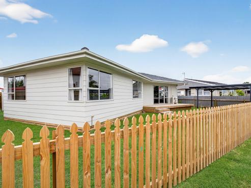 406 Avenue Road West, Hastings