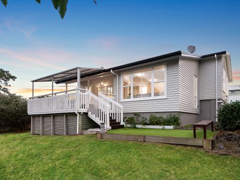 61 Taurus Crescent, Beach Haven