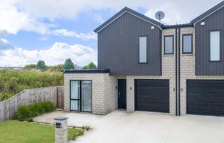 2/10 Bourn Heath Drive, Rototuna North