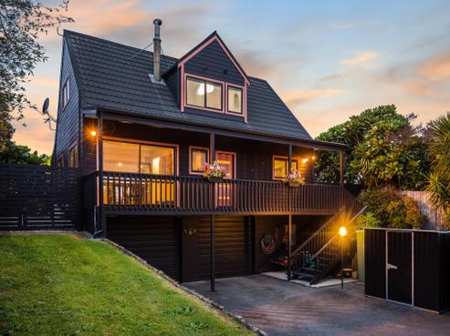 27 Chums Road, Paraparaumu Beach