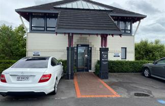 A Room(s) With A View