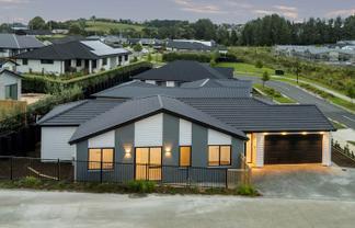 14 Rongoa Maori Way, Pukekohe