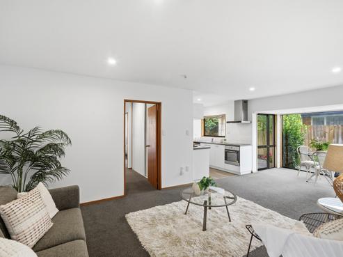 6/4 Broadbent Street, Riccarton
