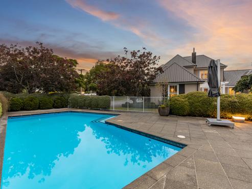 1 Saint Andrews Grove, Boulcott