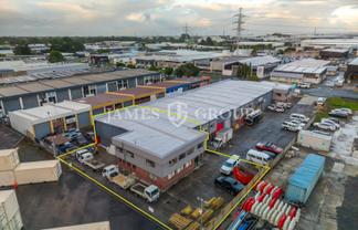 End Unit with Secure Yard | 391m²