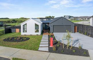 42 Opouatu Avenue, Glenbrook