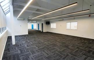Modern Dairy Flat Office | 235 m2