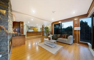 4 Gordon Stanley Drive, Massey