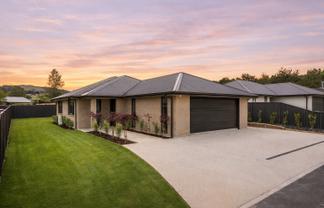 10 Magnolia Lane, Mosgiel