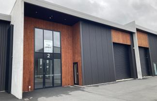 Modern Industrial/Commercial Unit - Hamilton Airport Precinct