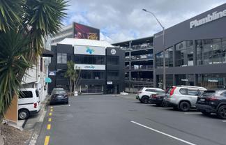 High-Profile Office with Flexibility