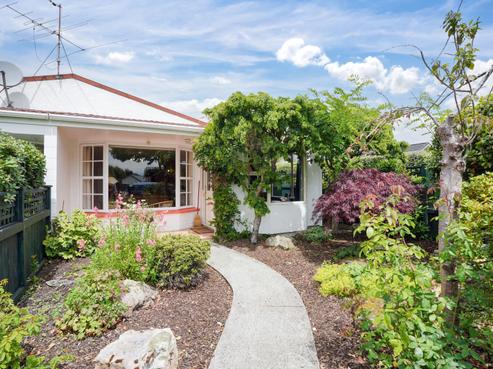 35A Lewis Street, Gladstone