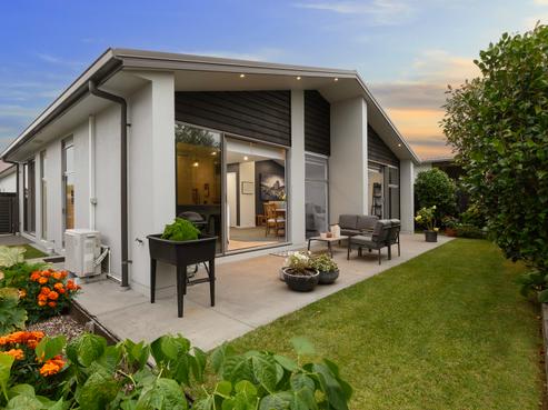 57 Saint Pauls Drive, Brookfield