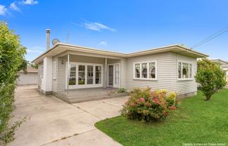 6 Lewis Street, Inner Kaiti