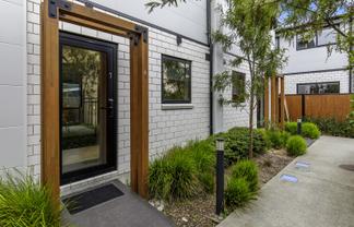 5/4 Johnston Grove, Taita